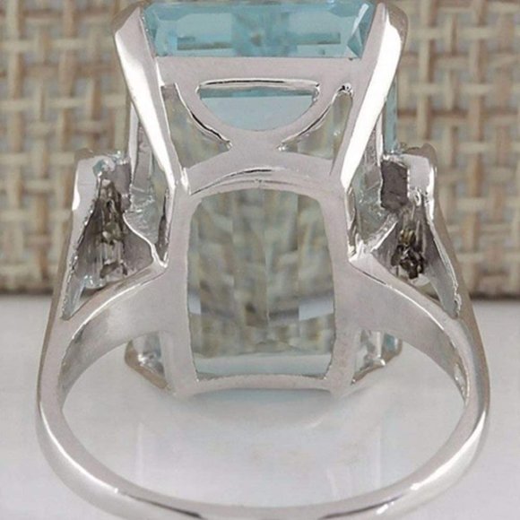 Aquamarine Ring in 925 Setting - Picture 4 of 4